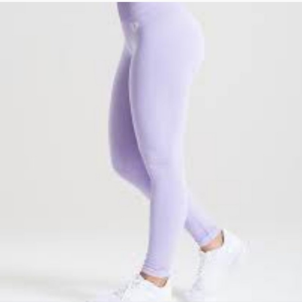 Women’s best lilac seamless leggings size Medium